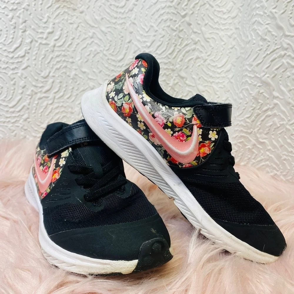 Nike stylish black